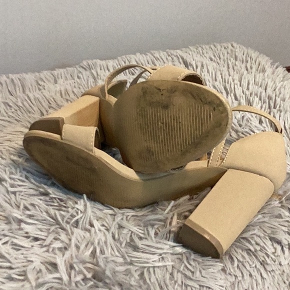 Arlene ankle strap beige heeled sandals size 7 - Picture 5 of 5